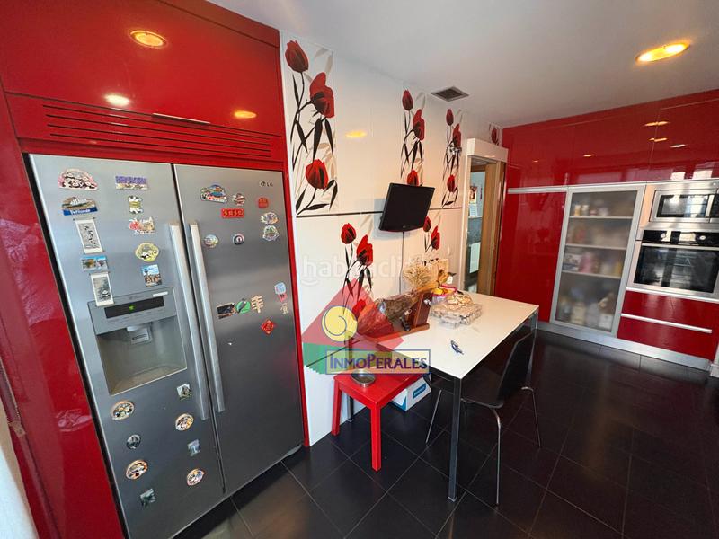 Foto 74845e2e-7033-4811-b285-e5c5a97f0ae2. Xalet amb xemeneia calefacció aparcament piscina a Getafe