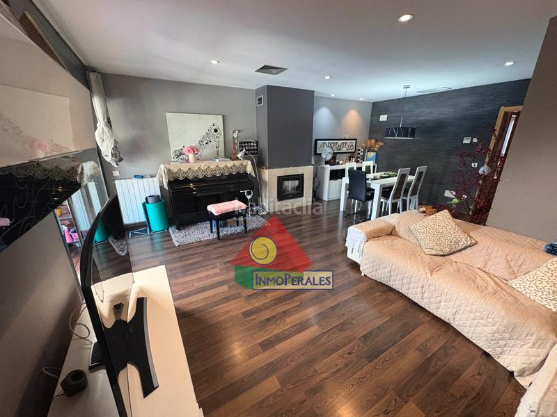 Foto 7be0fc6b-4fdb-4370-8d53-185758c1be6c. Xalet amb xemeneia calefacció aparcament piscina a Getafe