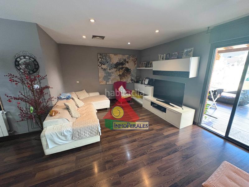 Foto 8ff71eb4-f09f-4369-8887-a490031bf64f. Xalet amb xemeneia calefacció aparcament piscina a Getafe