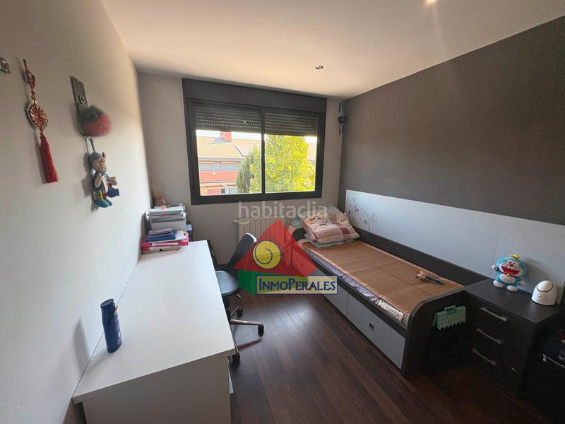 Foto bc709f46-bfcc-47a7-bbac-c617f171dea9. Xalet amb xemeneia calefacció aparcament piscina a Getafe