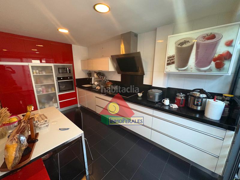 Foto deb88fbc-e464-45ab-81bd-e23896e64d8d. Xalet amb xemeneia calefacció aparcament piscina a Getafe