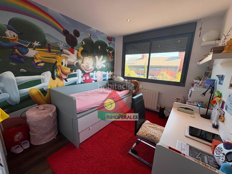 Foto ec163559-f540-4c76-96ab-65148c8e037d. Xalet amb xemeneia calefacció aparcament piscina a Getafe