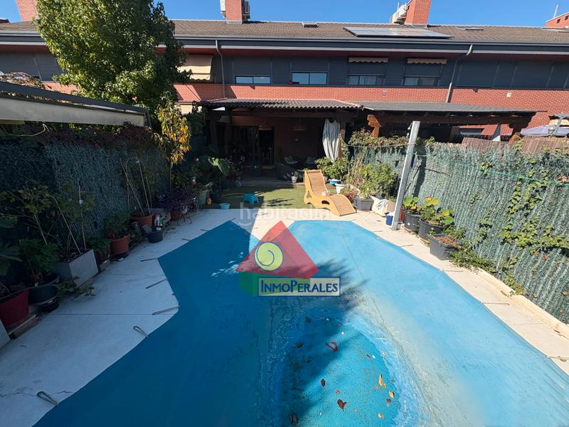 Foto f8819cd8-628d-4dcf-acbc-9cdd869fb698. Xalet amb xemeneia calefacció aparcament piscina a Getafe