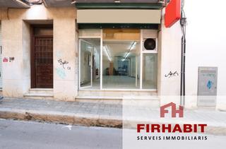 Local Comercial a Centre. Local diafano cerca de la plaza de la iglesia !!