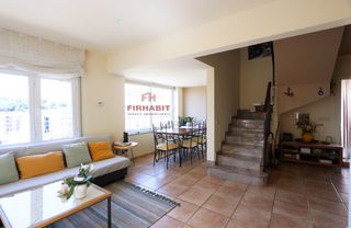 Chalet in Urbanitzacions. Encantadora casa 4 vientos con piscina y vistas al mar !!