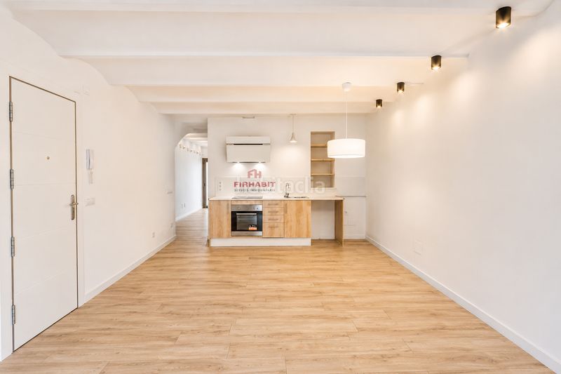 Foto 4e638d04-3286-417a-bedb-31bc46fb60ab. Casa amb aparcament a Canet de Mar