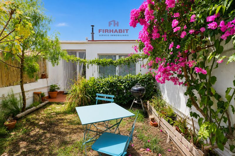 Foto 556c5d87-21b9-4020-829a-7289d0b8b911. Casa amb aparcament a Canet de Mar