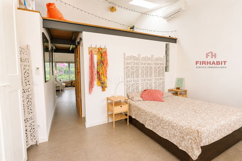 Foto 66b8b9f0-1c48-41b6-8d11-20688fc39ee9. Casa amb aparcament a Canet de Mar