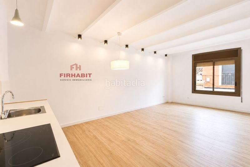 Foto dbedbfe5-8f74-49c2-ac4b-fdbe4d54c66a. Casa amb aparcament a Canet de Mar