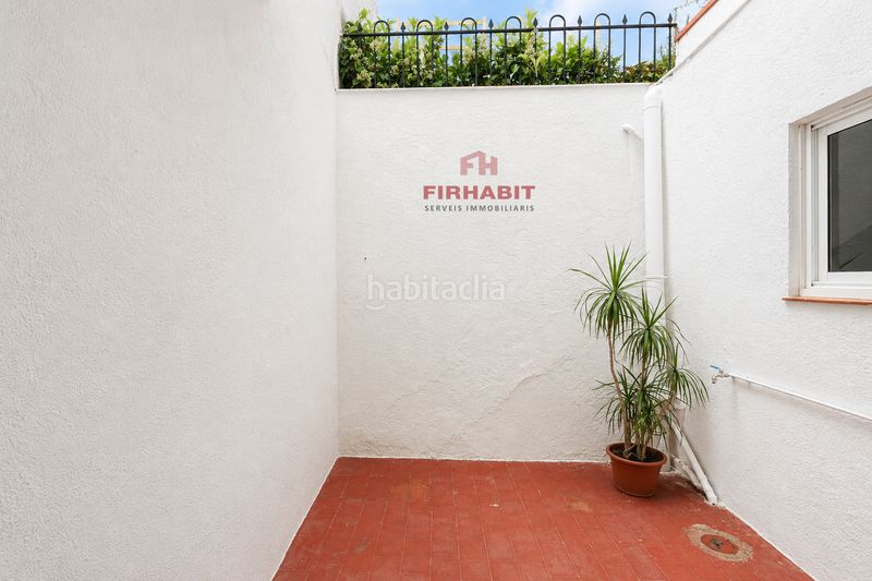 Foto e8903429-885d-492d-81cd-01343f4ac421. Casa amb aparcament a Canet de Mar