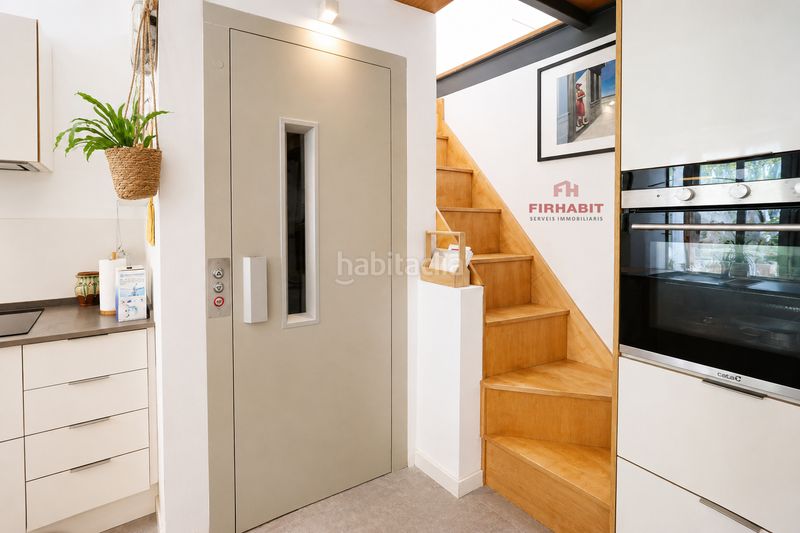 Foto fda8ca9d-7670-4a79-8b4b-5fac52893460. Casa amb aparcament a Canet de Mar