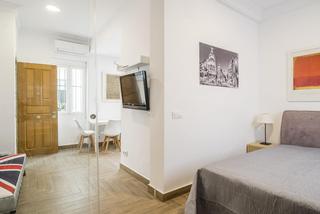 Location Appartement  Calle hilarion eslava