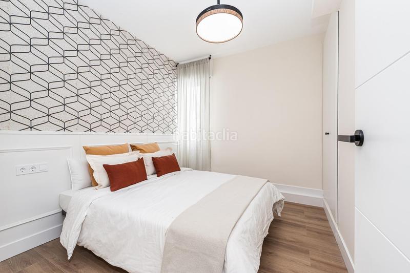 Foto ad9f5152-7738-4840-980f-e96fa346d280. Appartement avec parking dans Cortes-Huertas Madrid