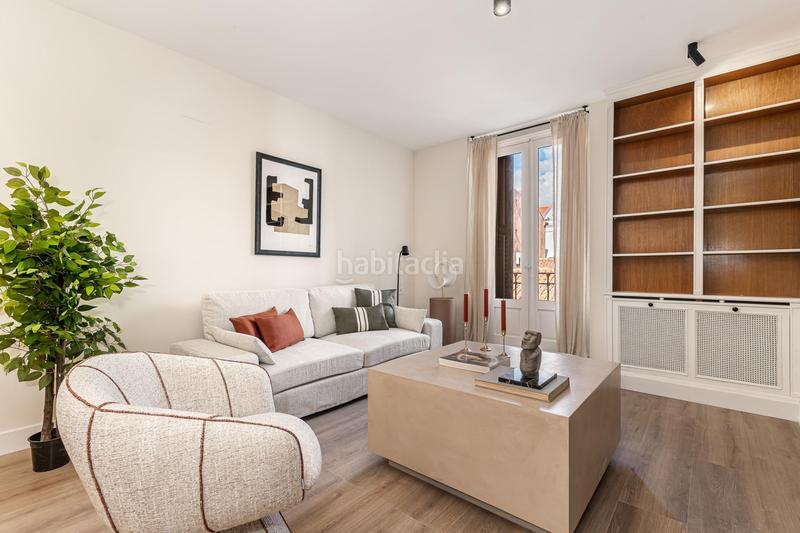 Foto ed790afe-e656-4e87-8e31-645009aa92b5. Flat with parking in Cortes-Huertas Madrid