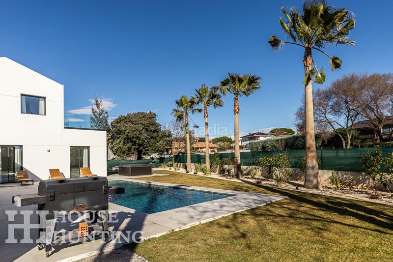 Foto 0d3bee75-593b-40dc-ae2c-149b4d5628b3. Xalet amb piscina a La Navata Galapagar