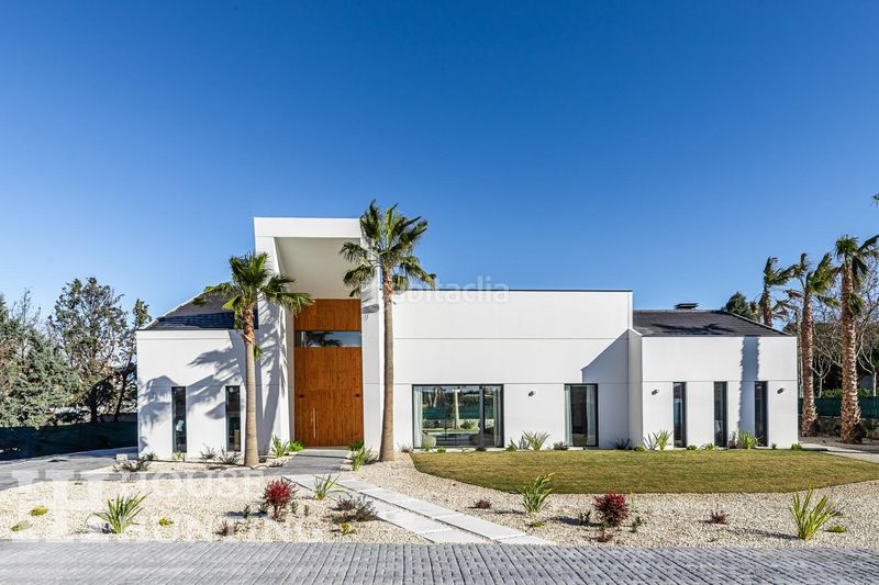 Foto eb07cd36-5e0a-44fd-b4b6-980738b63de8. Xalet amb piscina a La Navata Galapagar