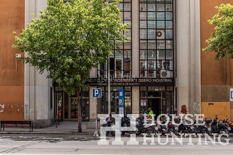 Foto eecdee28-feb8-4a09-b1e9-ceeb64d07f4c. Piso en Embajadores-Lavapiés Madrid