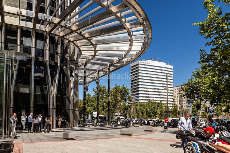 Foto 1b3dbc3f-c4e5-4dbb-b1a8-5686b6a77a1e. Pis amb aparcament a El Viso Madrid