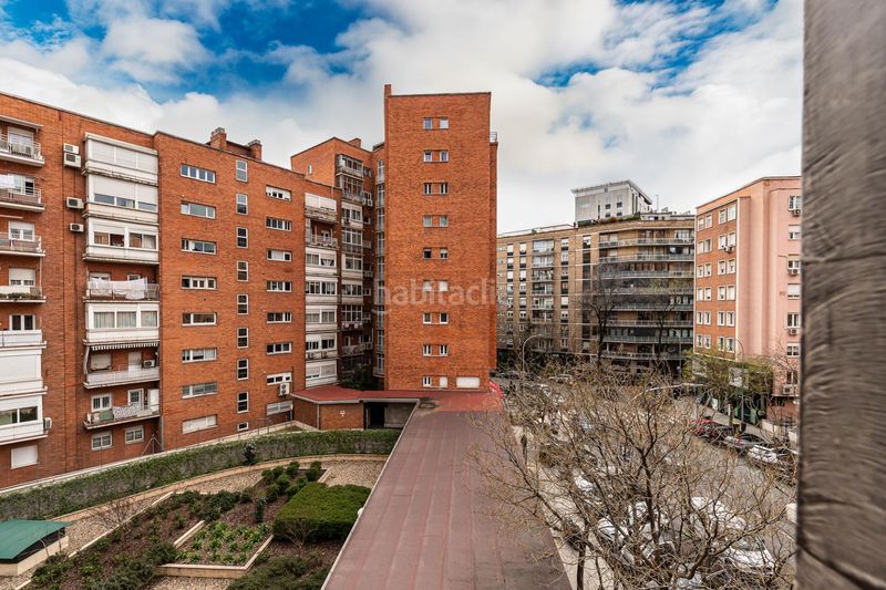 Foto 5a25cf7c-24f9-4661-bf34-bab0ce4c153c. Pis amb aparcament a El Viso Madrid