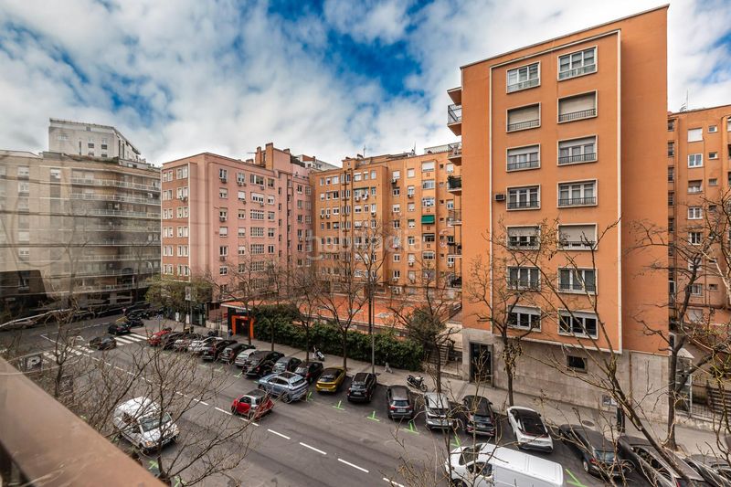 Foto 71285a2d-4d38-43ca-91e6-5bf3d45d5c83. Pis amb aparcament a El Viso Madrid
