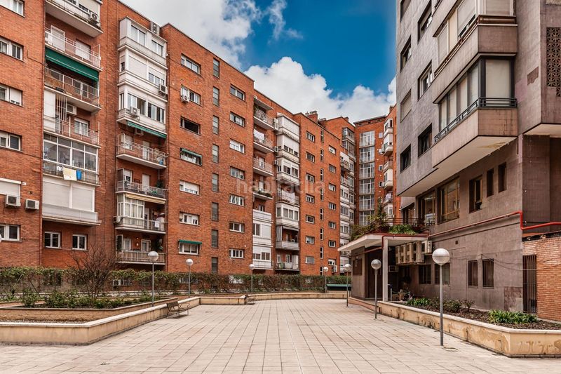 Foto 72d277a4-f239-42bd-be9c-c82f2dafb2d6. Pis amb aparcament a El Viso Madrid