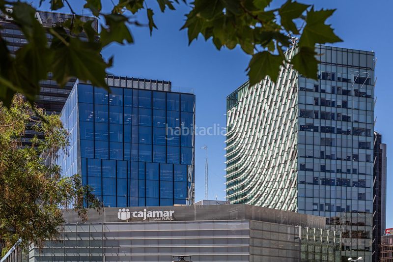 Foto b3e851df-1018-43b1-b93a-c7a8be5eb497. Pis amb aparcament a El Viso Madrid