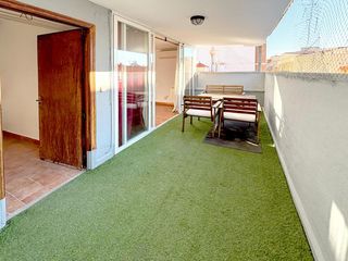 Flat  Calle de alonso heredia. Ático en guindalera