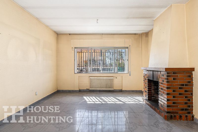 Foto 99361d36-1271-4229-ba02-d52451bbc28e. Chalet en Cobisa