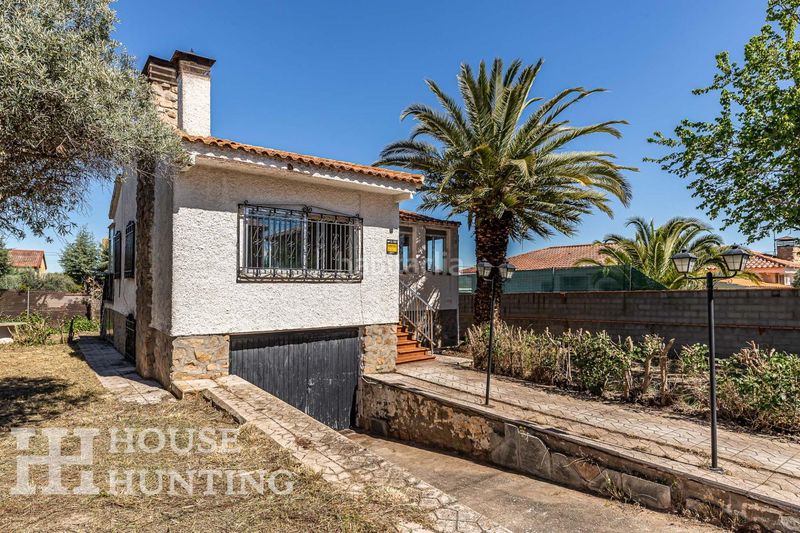 Foto 9ddcb647-58c7-4823-bce9-061a9436fe8a. Chalet en Cobisa