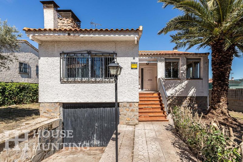 Foto b06142ba-f9e3-49ba-b50e-ba3a5bf5defe. Chalet en Cobisa