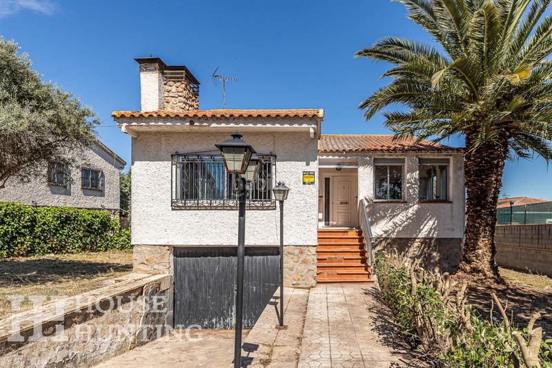 Foto ea10ebfd-05a9-4e52-bf25-e5e38683cb62. Chalet en Cobisa