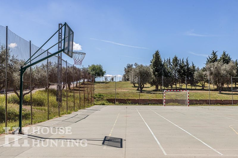 Foto ee421c1e-66fa-4036-a861-779f22edc737. Chalet en Cobisa