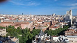 Flat  Calle princesa. Estupendo piso en planta 18 con vistas de madrid.