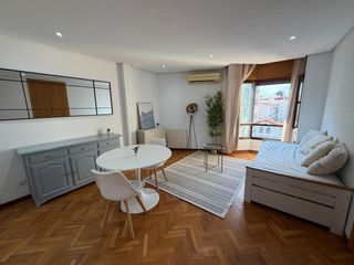 Alquiler Estudio  Calle londres. Áticoestudio con terraza espectacular y vistas despejadas en la