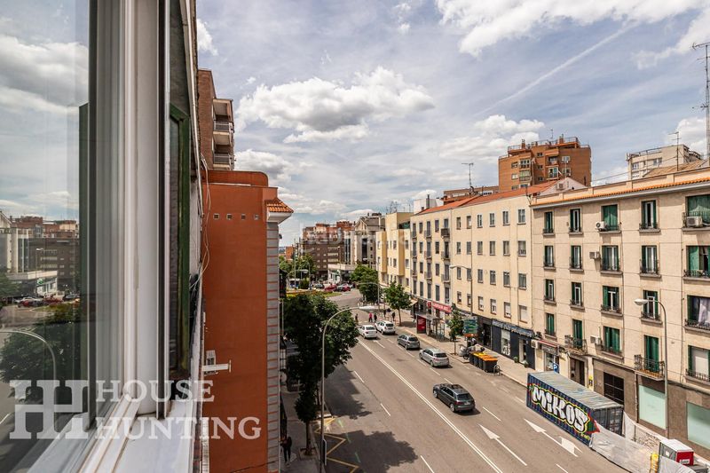 Foto a3be62ff-7ecb-46f3-a0a9-e68f1d05f84b. Piso en Berruguete Madrid