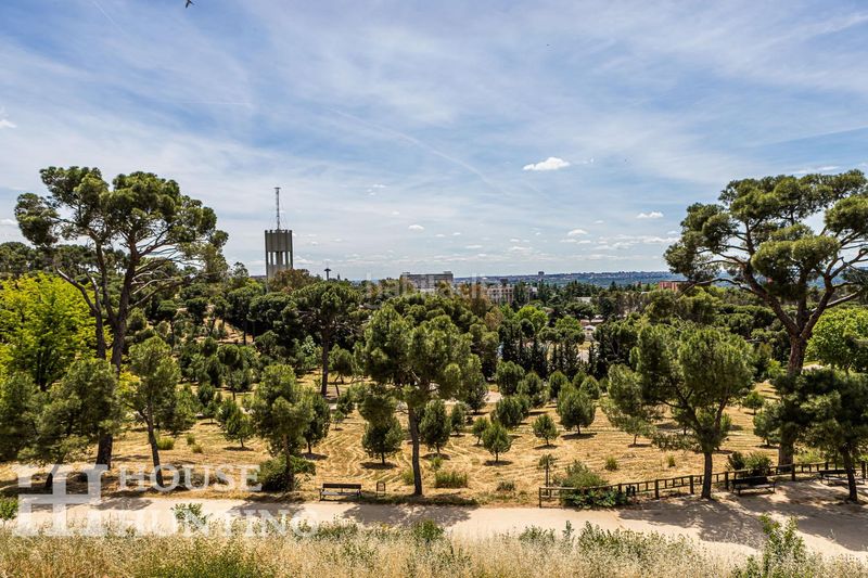 Foto eabb7f02-3bc4-4c2c-9505-6c19b704377c. Piso en Berruguete Madrid