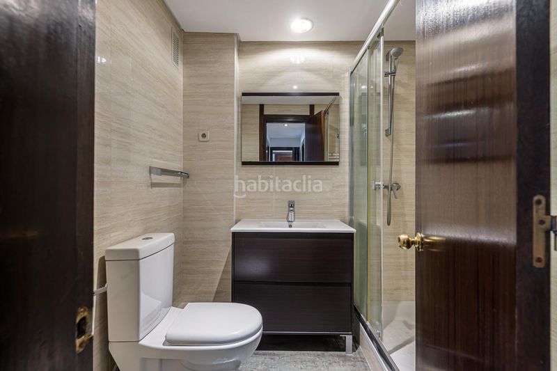 Foto 203a0480-0251-4edb-bfaf-6d58af1d13a8. Piso en Acacias Madrid