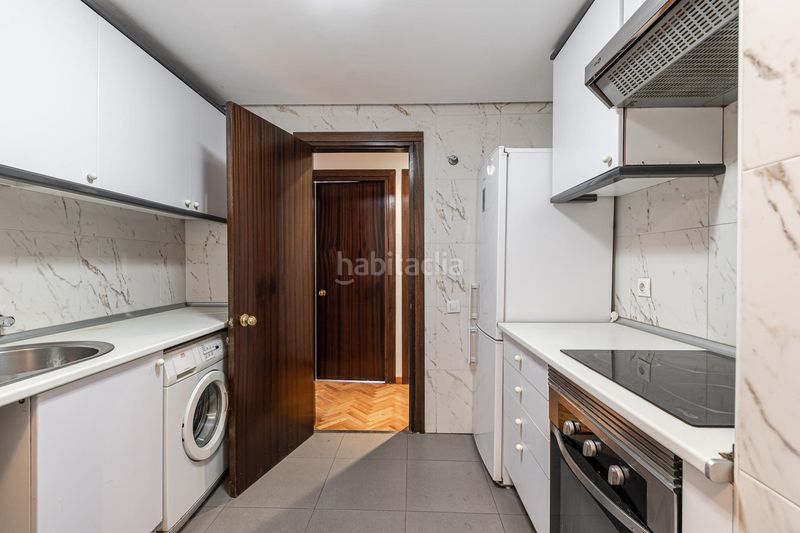 Foto dc4cdf82-e60f-4718-8b9b-9f0c6f98fa01. Piso en Acacias Madrid