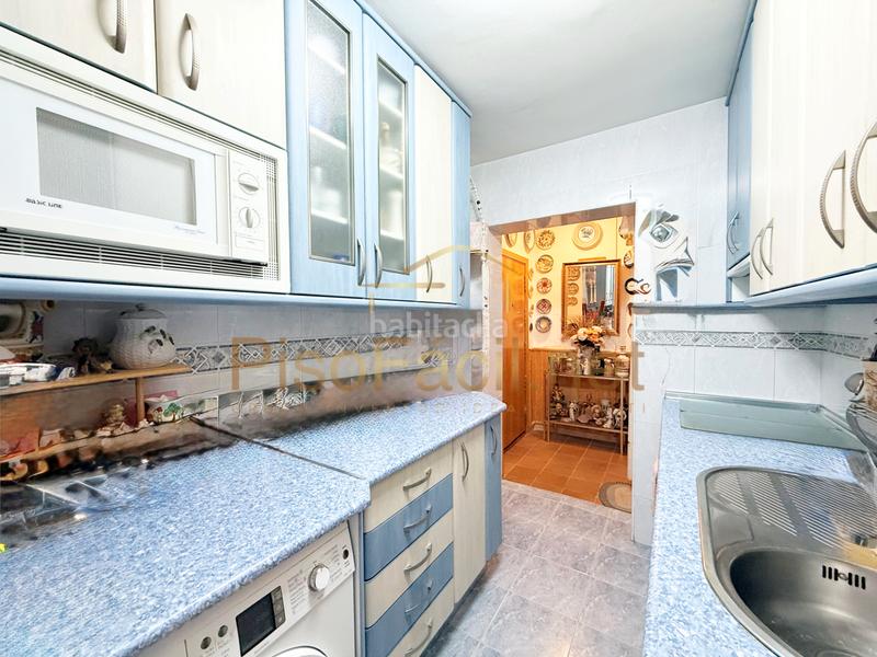 Foto 63a91cfb-7b62-4207-93bd-8b1568bdbcb3. Local comercial amb calefacció a Villayuventus-Renfe Parla