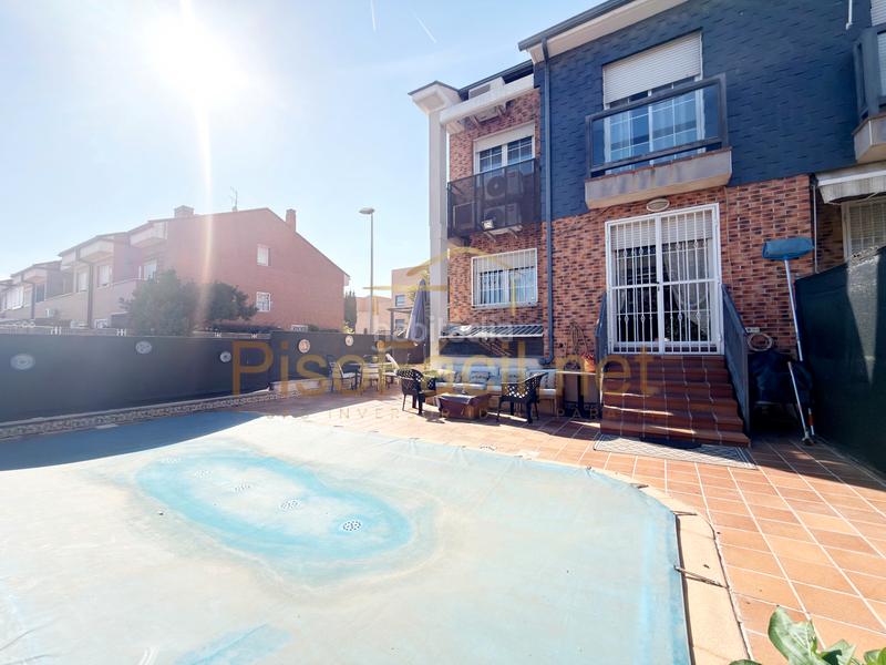 Foto d988d4bb-b202-4c9e-a80a-fcdccf1117d3. Xalet amb calefacció aparcament piscina a Altos del Olivar-El Caracol Valdemoro
