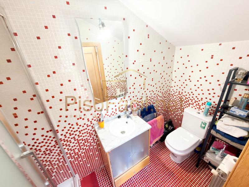 Foto ec413beb-3b71-4ef4-aa3c-2ce9c0c4da74. Xalet amb calefacció aparcament piscina a Altos del Olivar-El Caracol Valdemoro