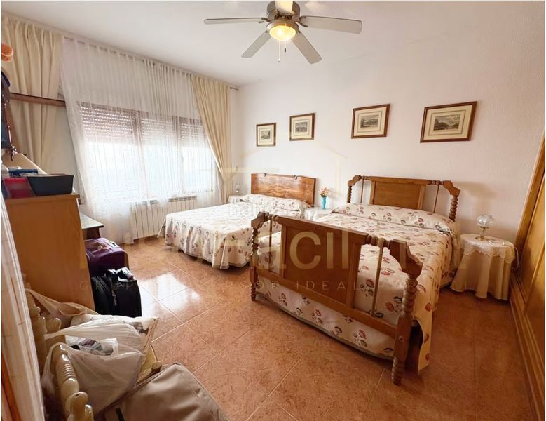 Foto fa0b03dd-51fe-438c-85bc-6df39cb1858a. Xalet amb xemeneia calefacció a Mora