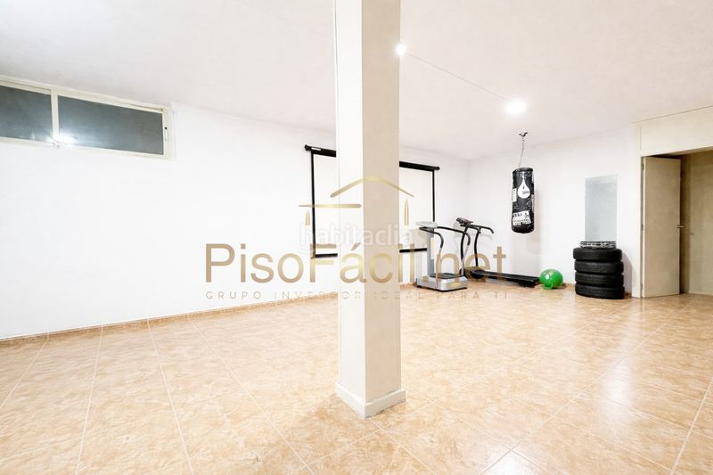 Foto 7b19a3fc-1e02-4923-9826-cda3536dece1. Xalet amb calefacció aparcament piscina a Parla este Parla