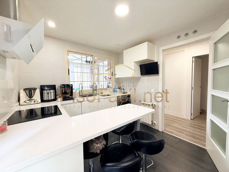 Foto a208ce2b-7d2c-4ab6-8708-78fb4283df18. Xalet amb calefacció aparcament piscina a Parla este Parla