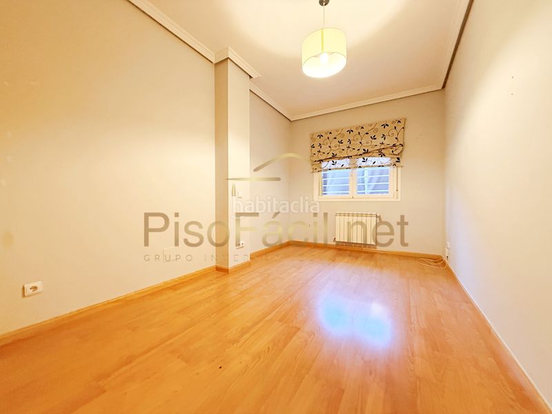 Foto d94a250f-2a5d-4127-b69c-e2ceceeece3f. Pis amb calefacció aparcament piscina a Las Américas Parla