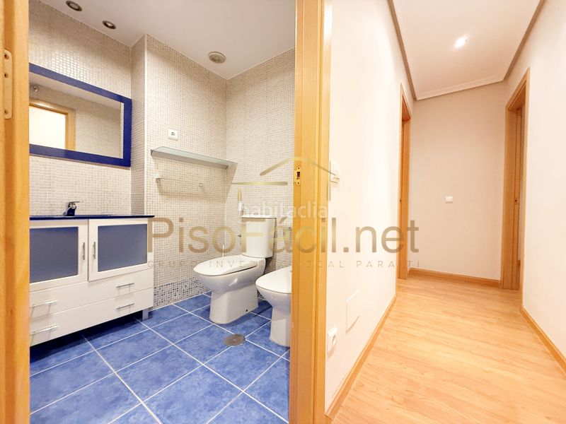 Foto db071c91-46eb-40da-8a6b-cb10ce00e74f. Pis amb calefacció aparcament piscina a Las Américas Parla