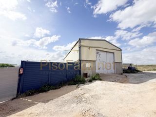 Nau industrial en Casarrubuelos. Pisof�cil. net vende nave industrial sobre parcela rustica de 3.