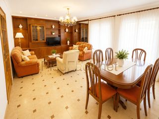 Chalet à Estación-Cruz Roja. Chalet adosado en venta en illescas con 5 habitaciones, 2 baños