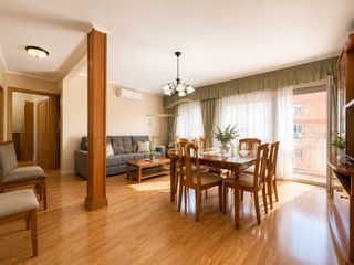 Pis  Calle jerusalén. Pisofacil. net vende piso en parla| 3habitaciones convertido a 2