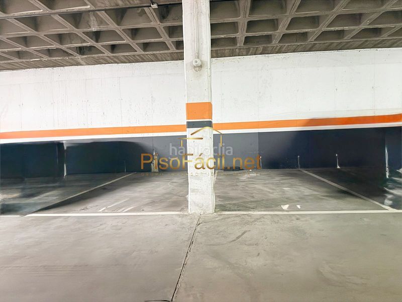 Foto a3a2af1a-768b-4980-b9ce-9e7f3bb14c5f. Parking coche en avenida de juan carlos i 9 plazas de garaje en venta en Parla